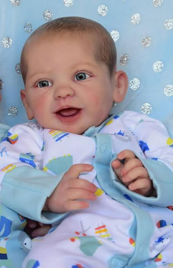 Alouette by Mayra Garza