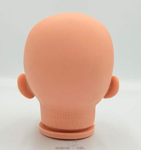Chrissy by Elly Knoops ~ HEAD ONLY