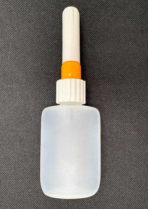 Glue Bottle with Fine Needle Tip Glue Bottle with Fine Needle Tip