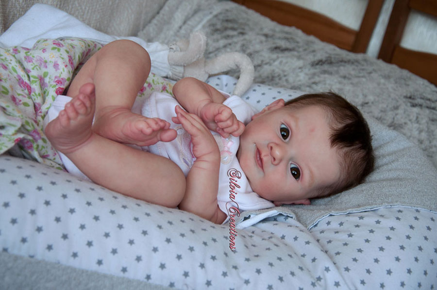 laura by adrie stoete