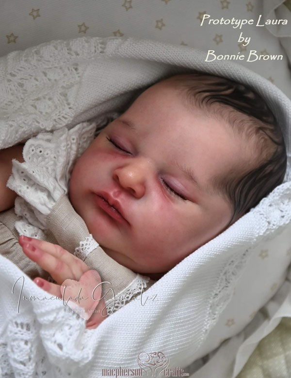 Adorable bébé reborn garçon cheveux peints. Kit Laura de Bonnie Brown