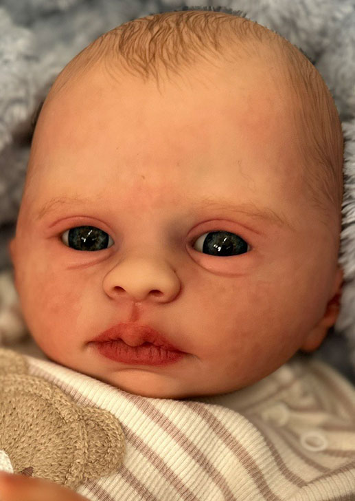 Myriel by Ester Kallouz